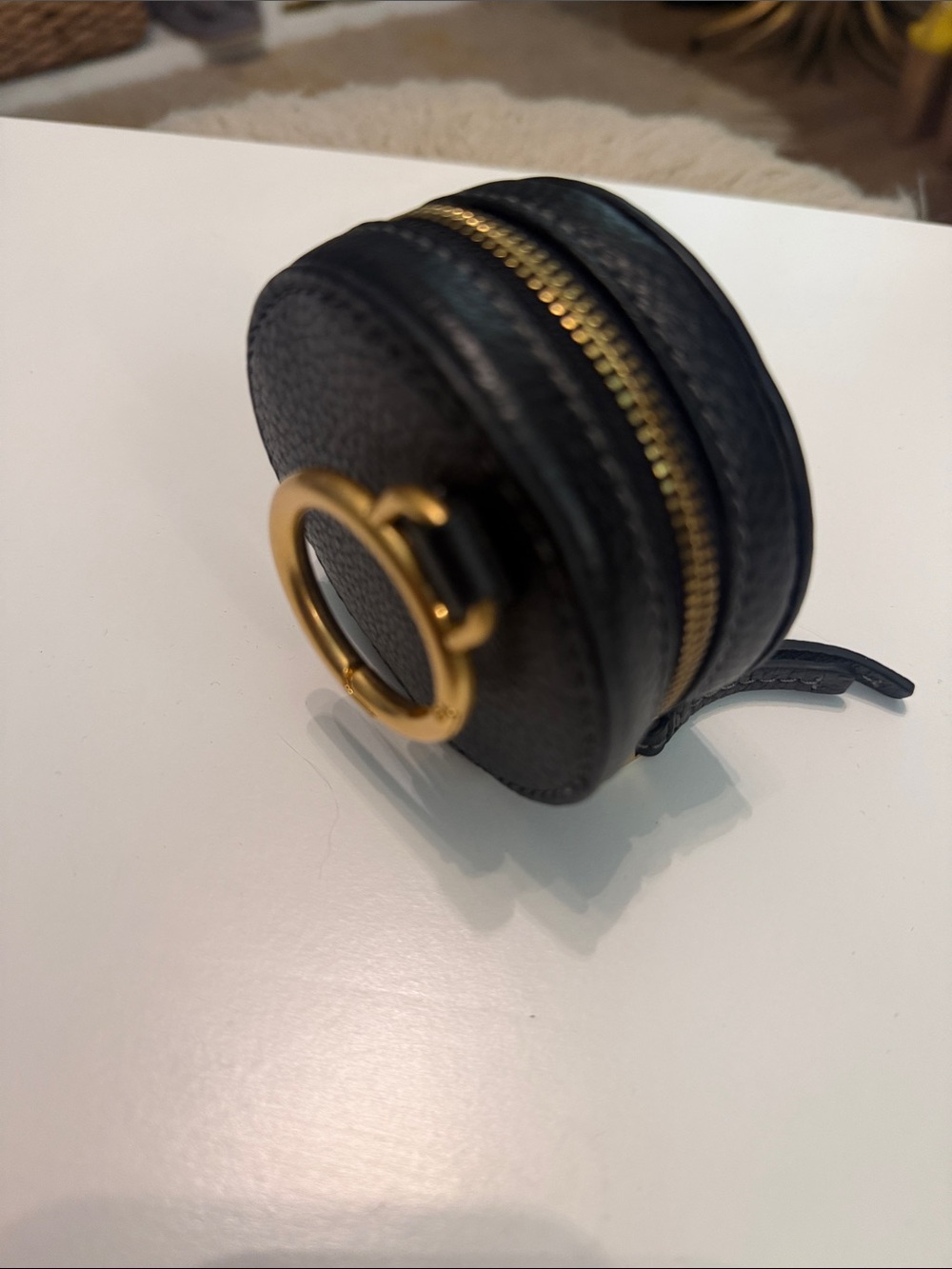 Tory Burch Black Pebbled Leather Round Coin Case with Gold Ring - Picture 2 of 3